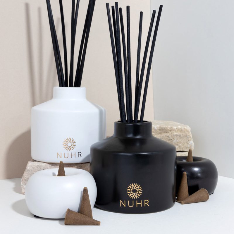 NUHR black and white ceramic reed diffusers with black reeds and oud incense cones